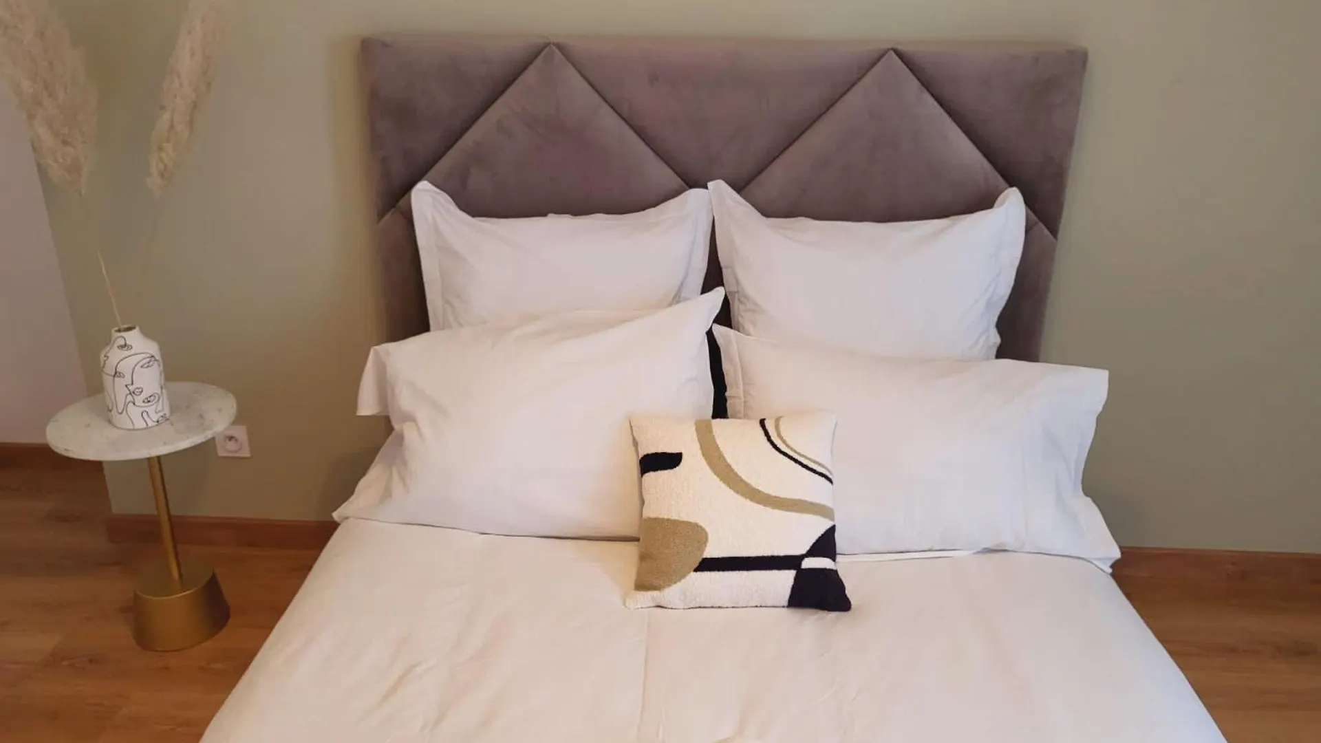 Suite Omera Lyon 0*,  France