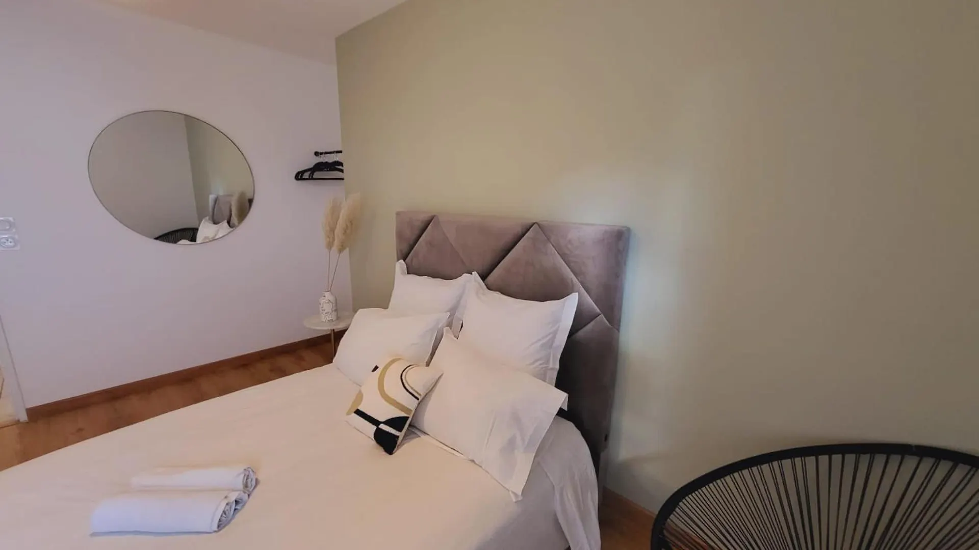 Apartment Suite Omera Lyon France